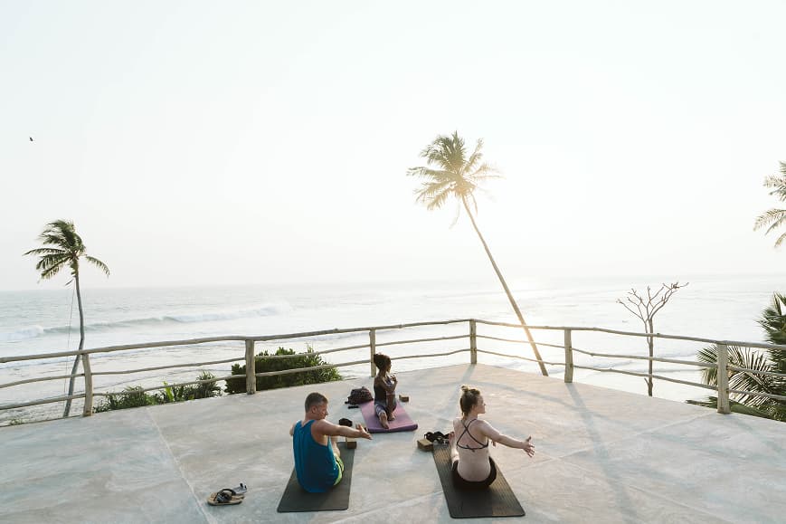 Yoga im Surfcamp in Ahangama, Sri Lanka