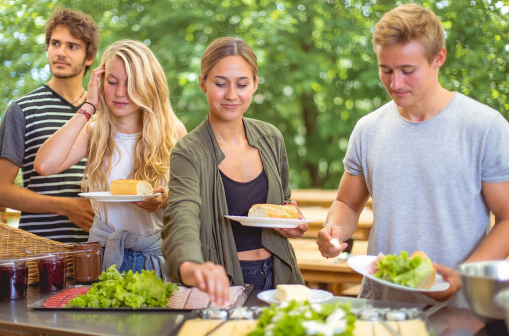 surfcamp-vieux-boucau-garten-verpflegung