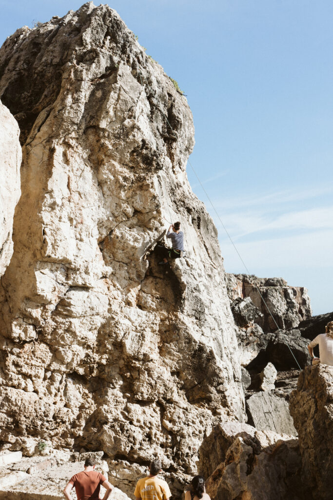 surfhouse-port-sintra-hiking