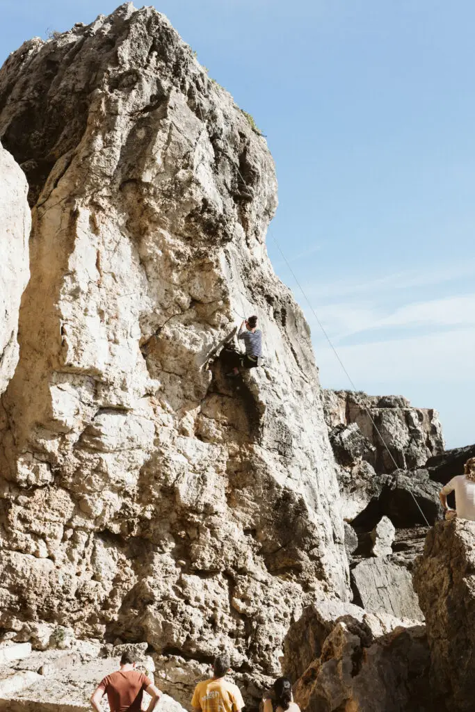 surfhouse-port-sintra-hiking
