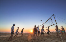 Beachvolleyball am Strand von Saint Girons