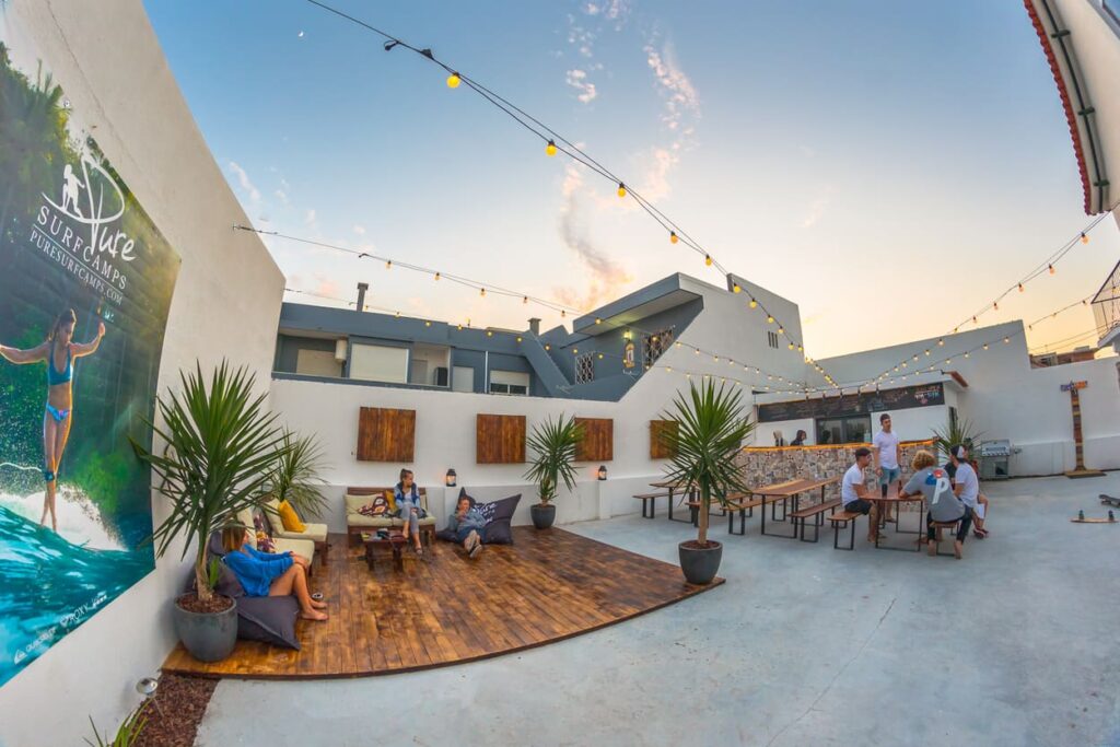 Pure Surfcamps Surfhouse Caparica