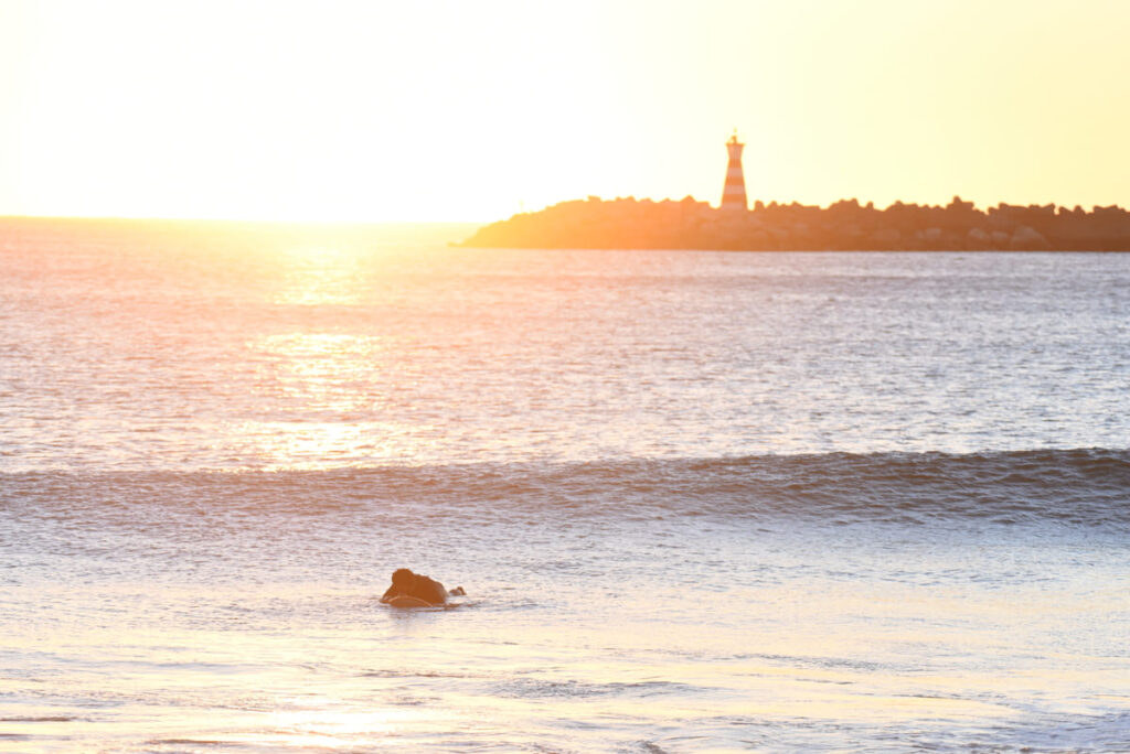 Shark's Lodge Ferrel Portugal_waiting for the wave