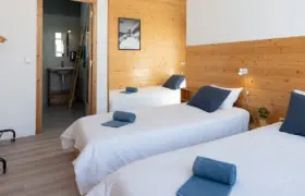 Sharks Lodge Peniche_Shared-Triple-Female