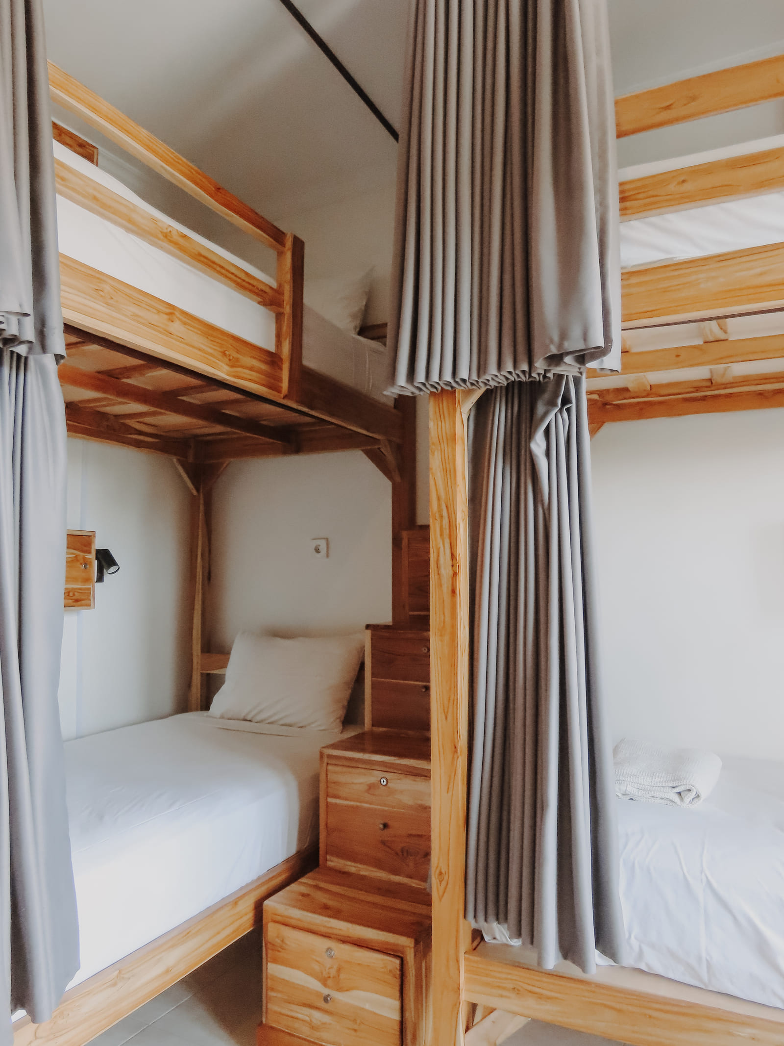 Elsewhere Surfcamp Canggu_6 beds deluxe dorm