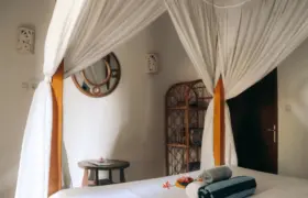 Solo-room-bed-towels-1024×683