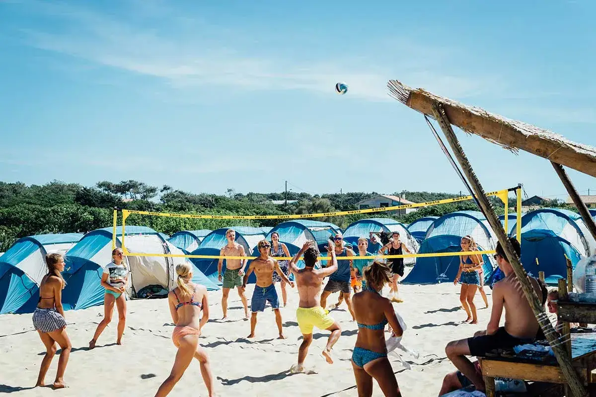 Beachvolleyball im Surfcamp Moliets
