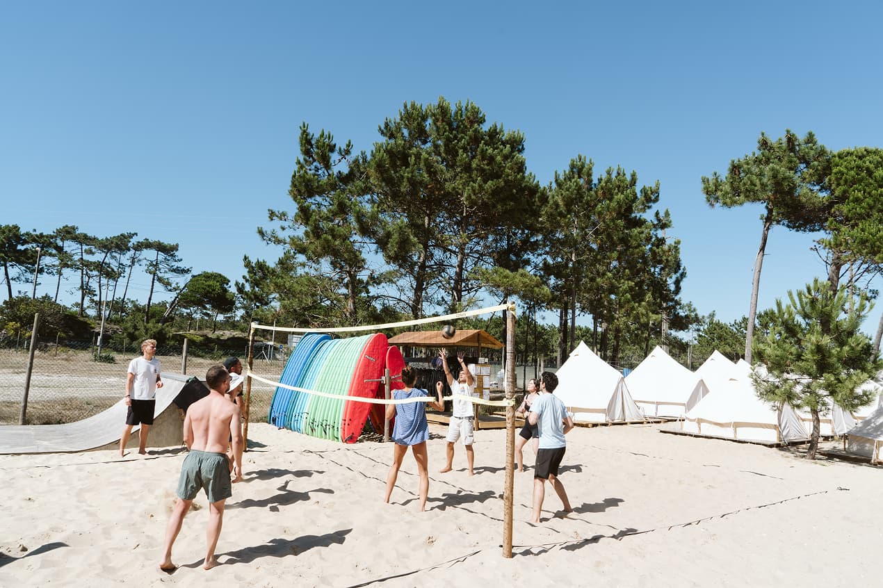Beachvolleyball am Strand