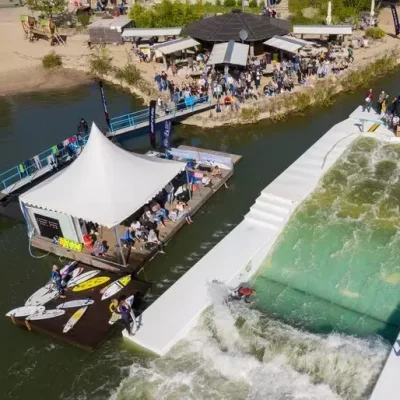 wellenreiten-surf-langenfeld-lake-surfing-drohne wellenreiten-surf-langenfeld-lake-surfing-drohne